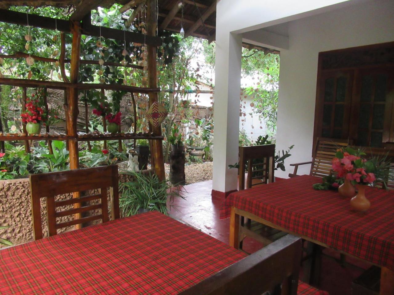 Timasha Home Stay Tangalle Buitenkant foto